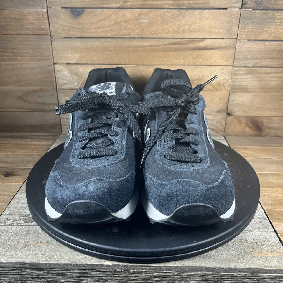 Zapatos informales New Balance para mujer talla 9,5 negros de gamuza con estampado floral con cordones Foto 2 de 4