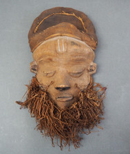 NICE AFRICAN TRIBAL ART CARVED WOODEN CONGO PENDE FACE MASK WITH RAFFIA & CLOTH