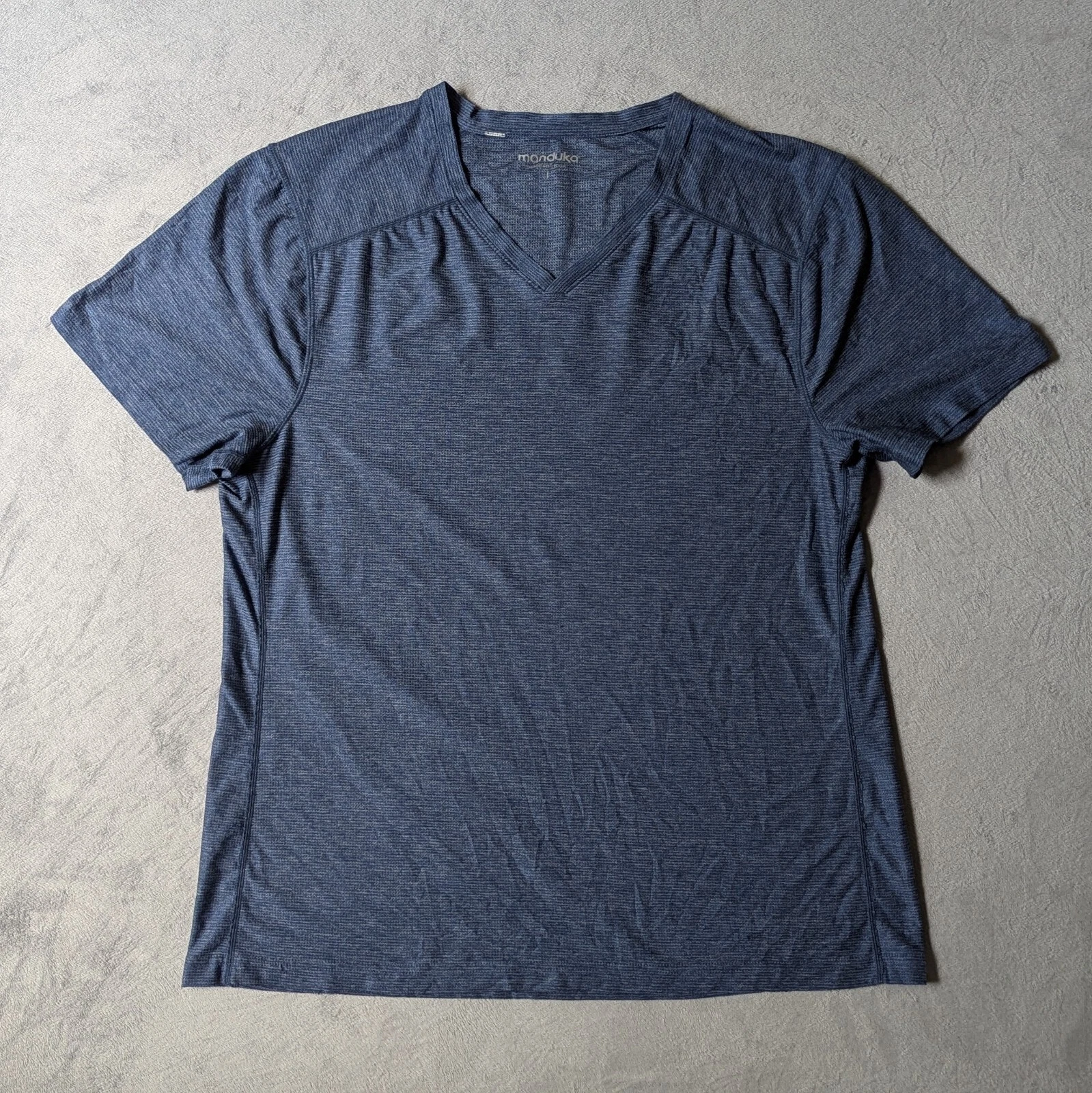 manduka v neck perforated casual active shirt