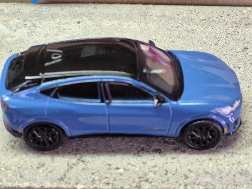'24 GREENLIGHT 2023 FORD MUSTANG MACH-E GT LOOSE 1:64 SHOWROOM FLOOR SERIES 5 - Picture 7 of 9
