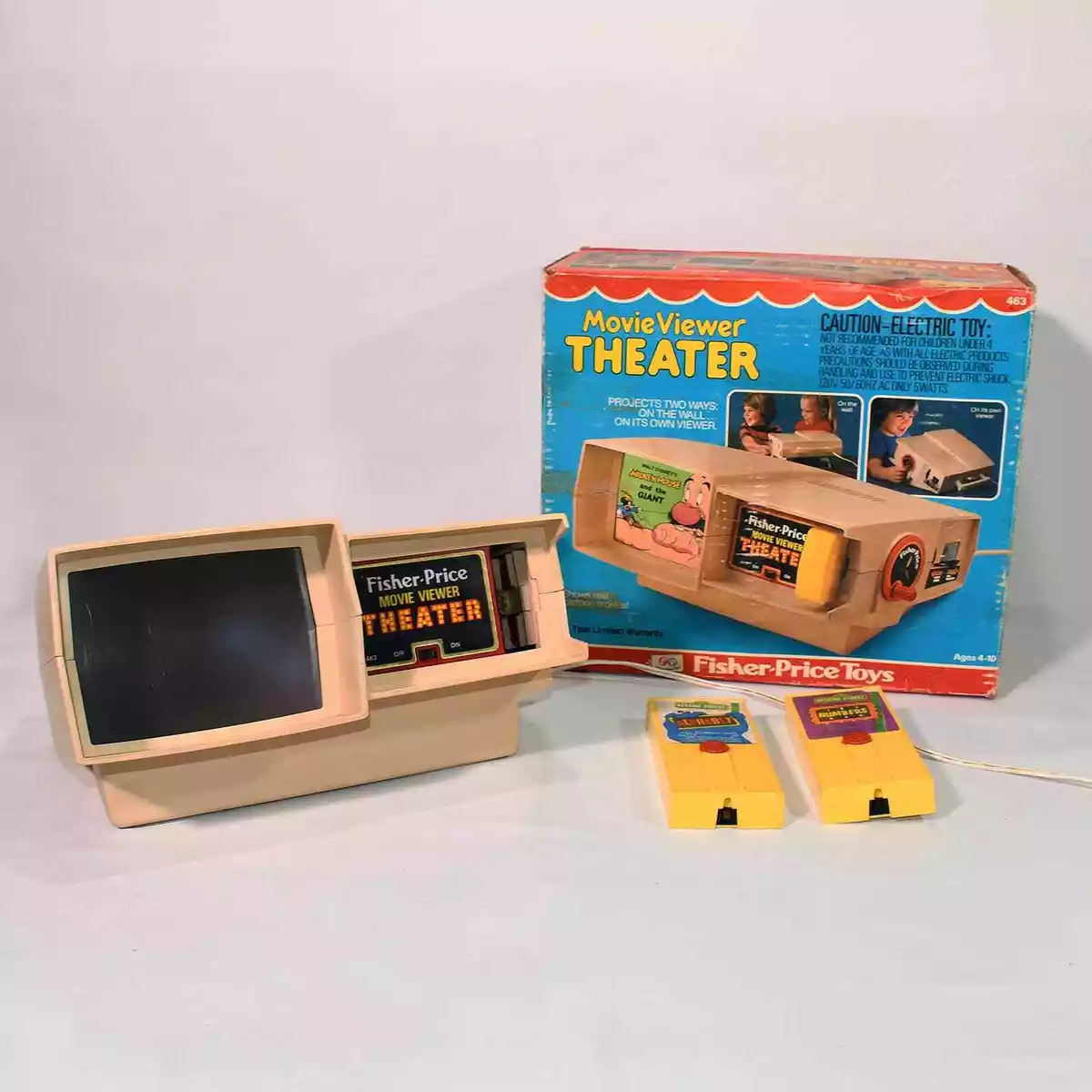Working Vintage Fisher Price Movie Viewer Theater #463 With Box & 2 Movies 0822!