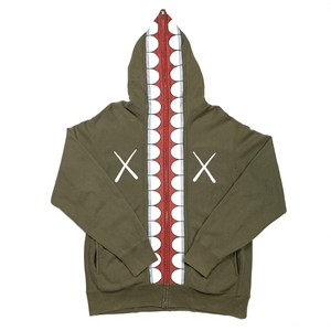 black raglan sweatshirt