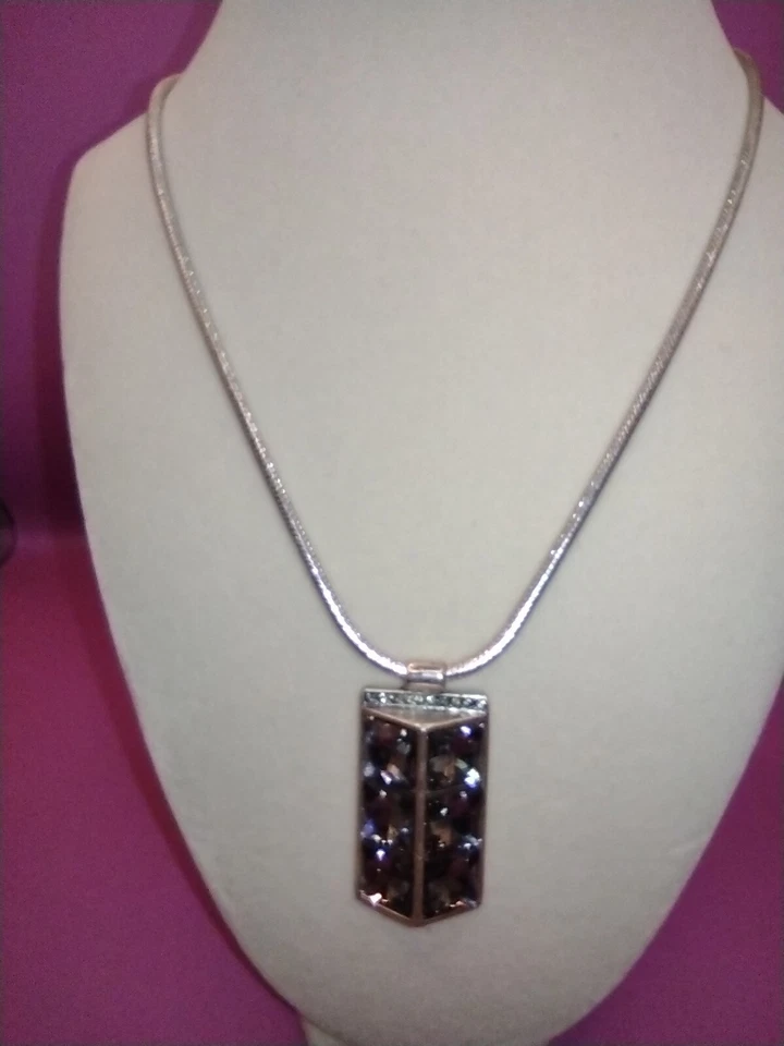 Vintage Kenneth Cole KC Pingente de Strass Iridescente Smokey 18"+ Colar - Imagem 4 de 4