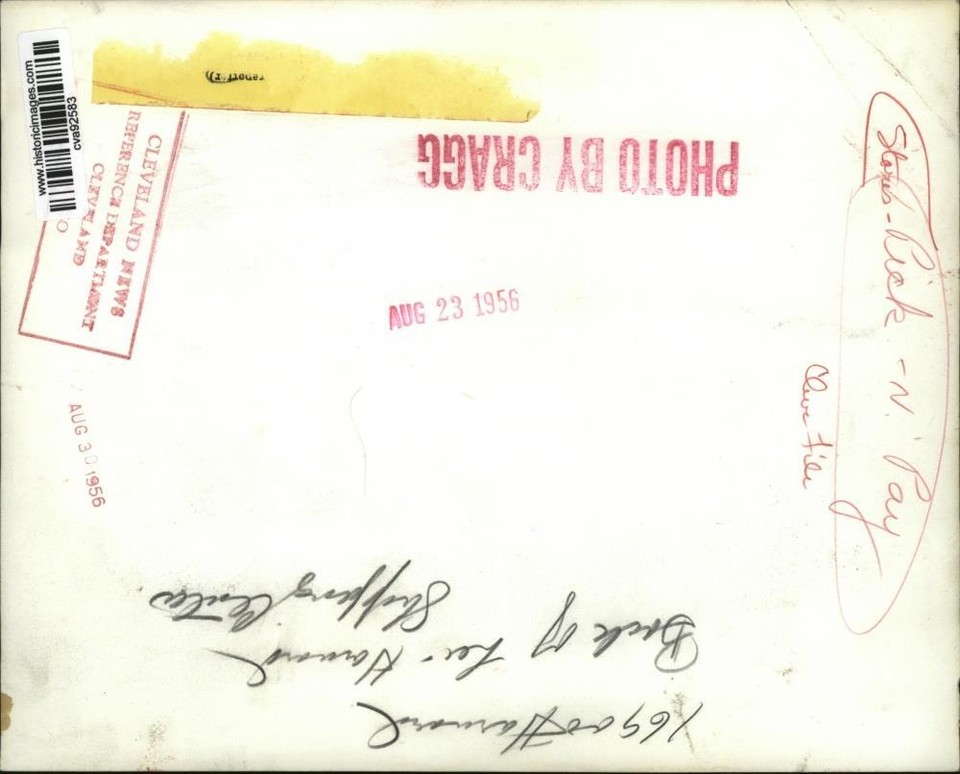 1956 Press Photo Back of LeeHarvard Pick N Pay Shopping Center