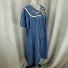 Go Softly Patio House Dress Womens XL Chambray Full Zip Front Embroidered Flower