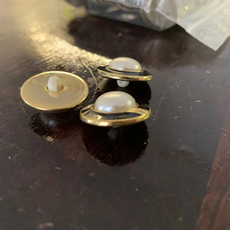 22mm 5x Pearl & Black Enamel Round Shank Buttons Vintage Dress 2 Part - Image 4 of 4