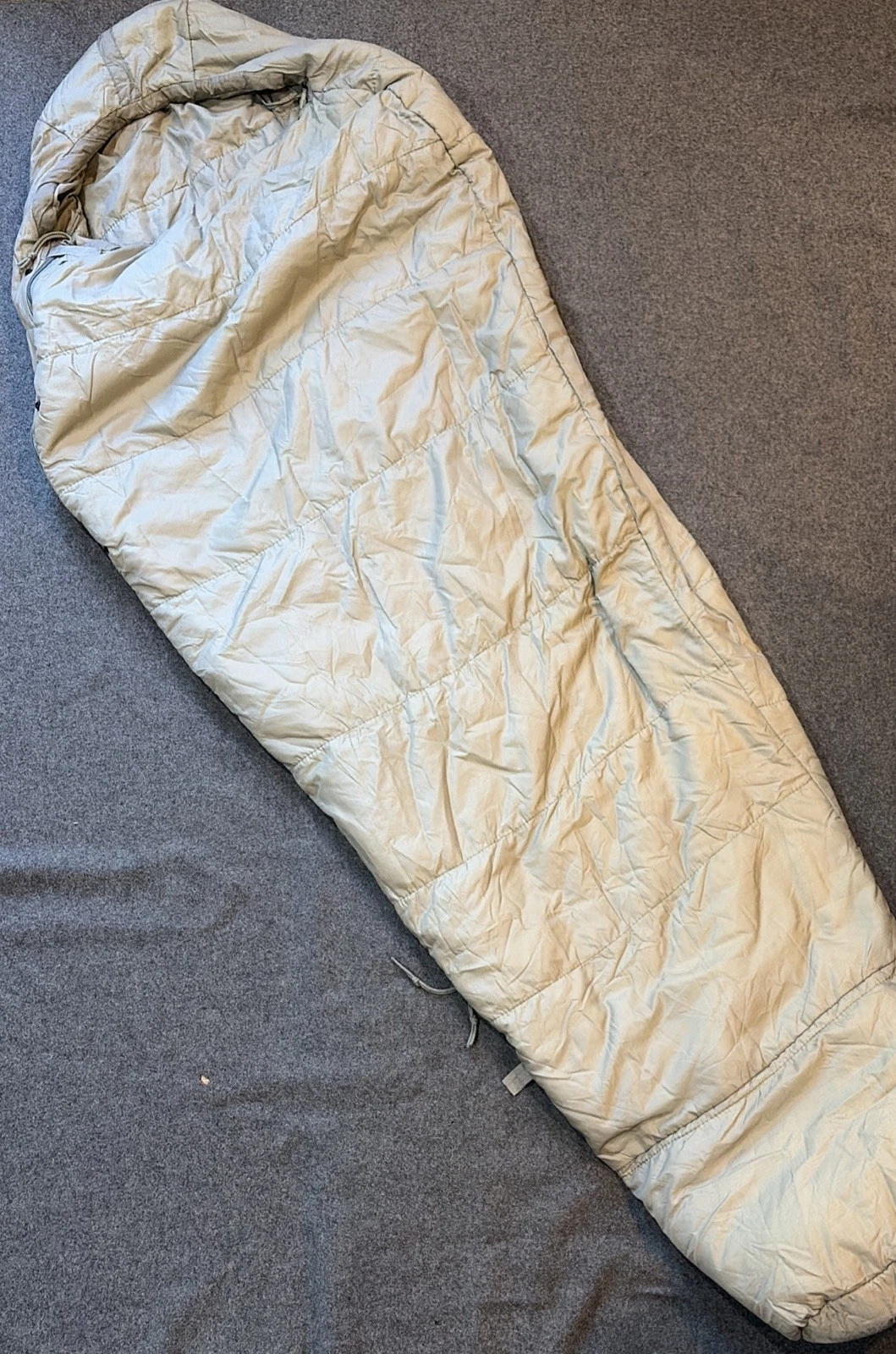 Good Shape US Military Intermediate Cold Weather Modular Gray Sleeping Bag USGI
Opens in a new windo