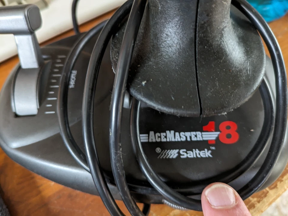 Saitek AceMaster 18 Joystick ThrustMaster Flight Control für PC / MS-DOS - Bild 2 von 4