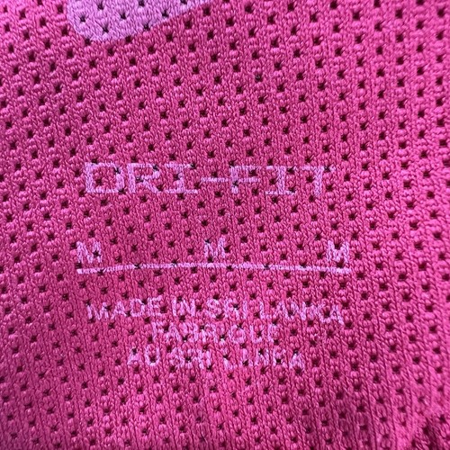 Sujetador deportivo Nike para mujer mediano rojo Swoosh alto brillo Dri-Fit soporte metálico mediano - Imagen 5 de 7