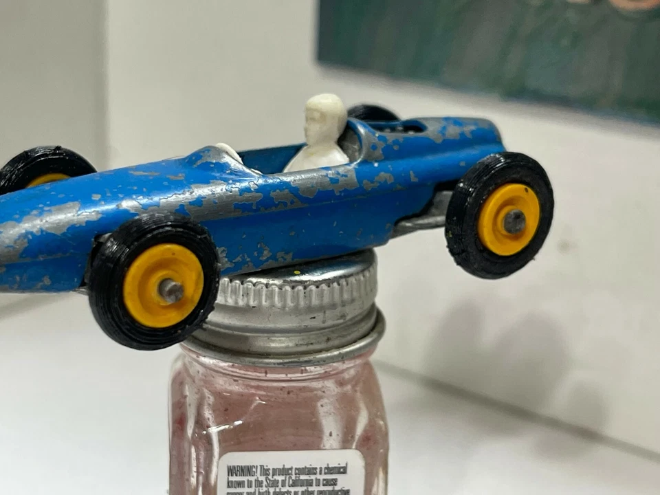 Vintage Lesney Matchbox Lotus BRM No. 52 2 sets of tires (CAR NOT INCLUDED) - Image 2 of 2