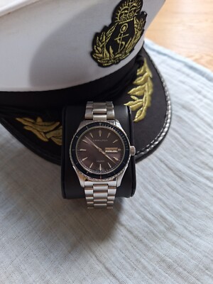 Hamilton Jazzmaster Seaview Day Date Navy