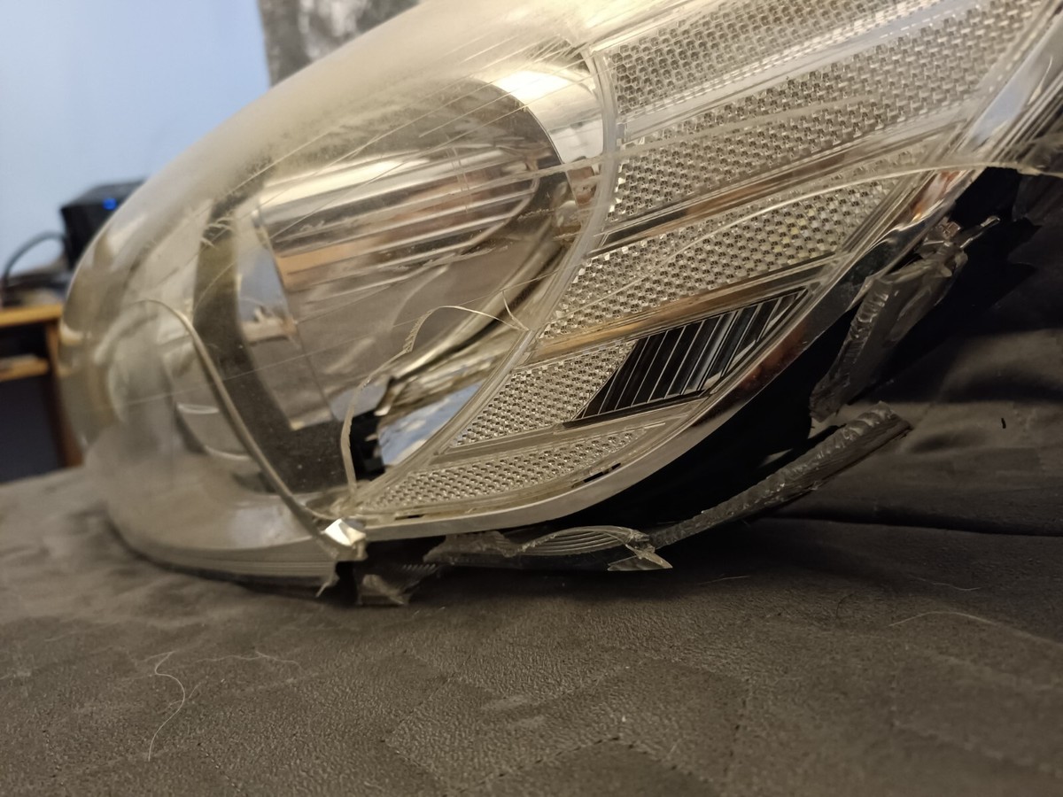 VOLVO C70 MK2 2010-2013 FACELIFT PASSENGE SIDE HEADLIGHT XENON 