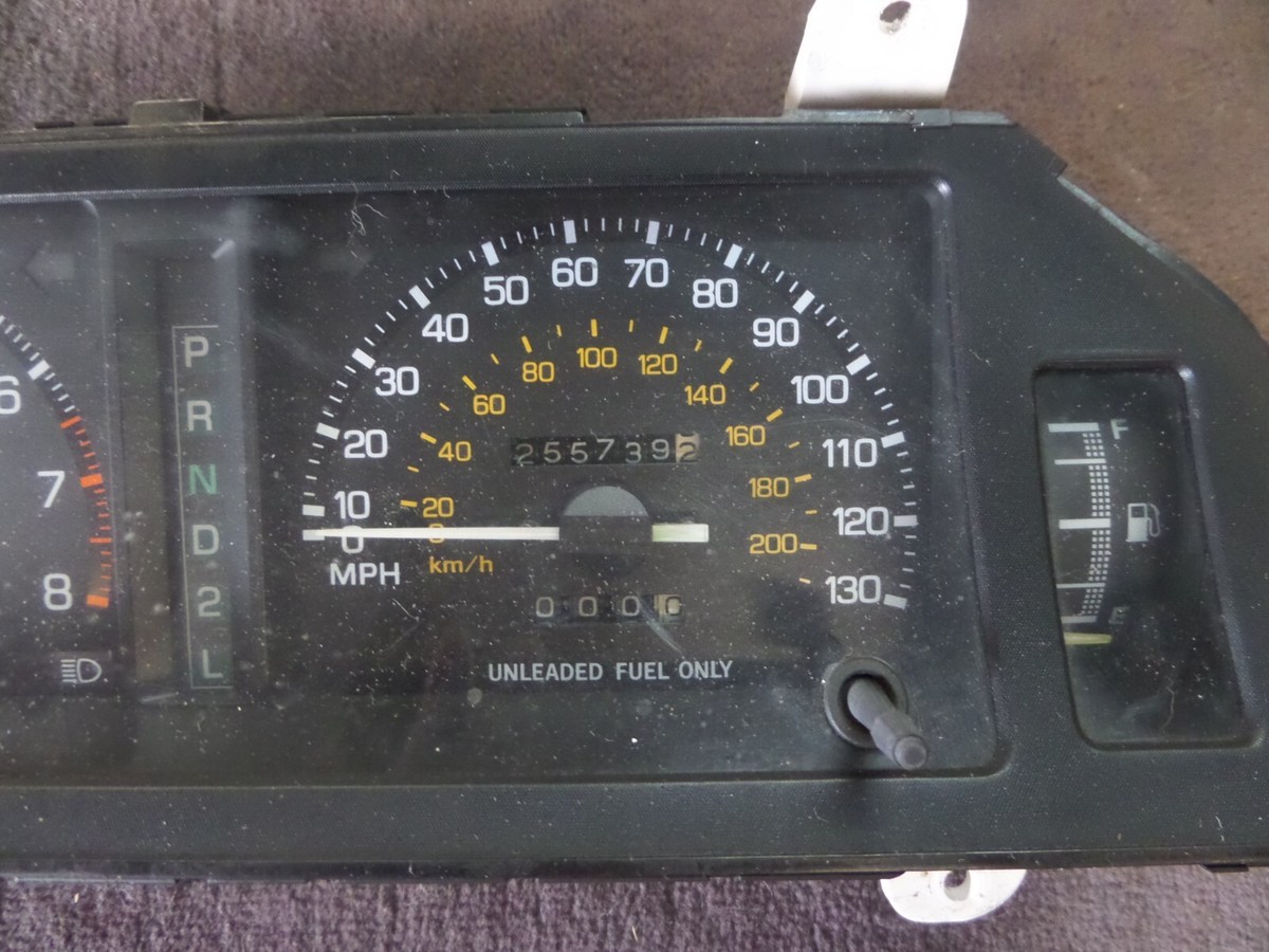 87 88 Toyota Cressida OEM Instrument Cluster Gauges 831102A181