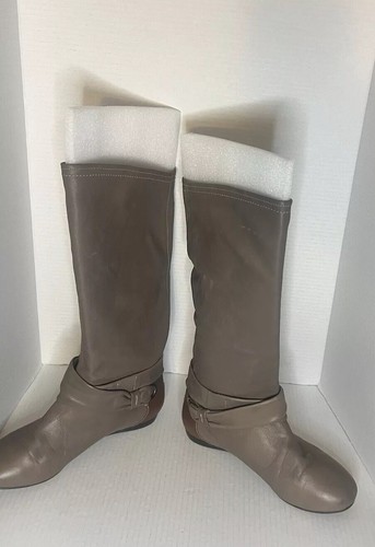 B. Makowsky Taupe Neutral Soft Leather Flat Knew Boots Women’s Size 8.5 Wide - Picture 8 of 15