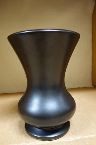 McCoy Pottery Garden Club #336 Large Vase, 1958-1959