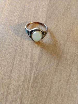 Vintage Brass Ring s7 Beautiful And Unique Design With White Stone