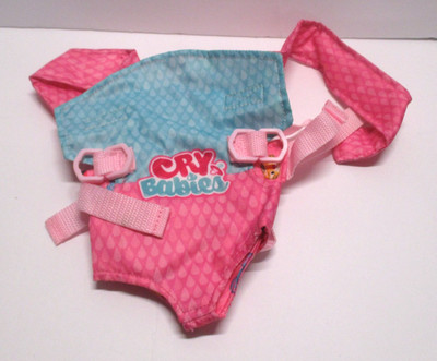 IMC TOYS CRY BABIES PINK & BLUE BABY DOLL CARRIER BIN GRN