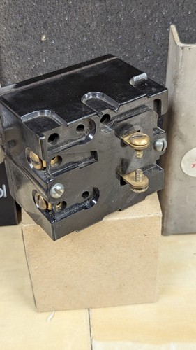 Arrow H&H On-Off-On Switch 30A/125V 20A/250V 80899 - Picture 4 of 9