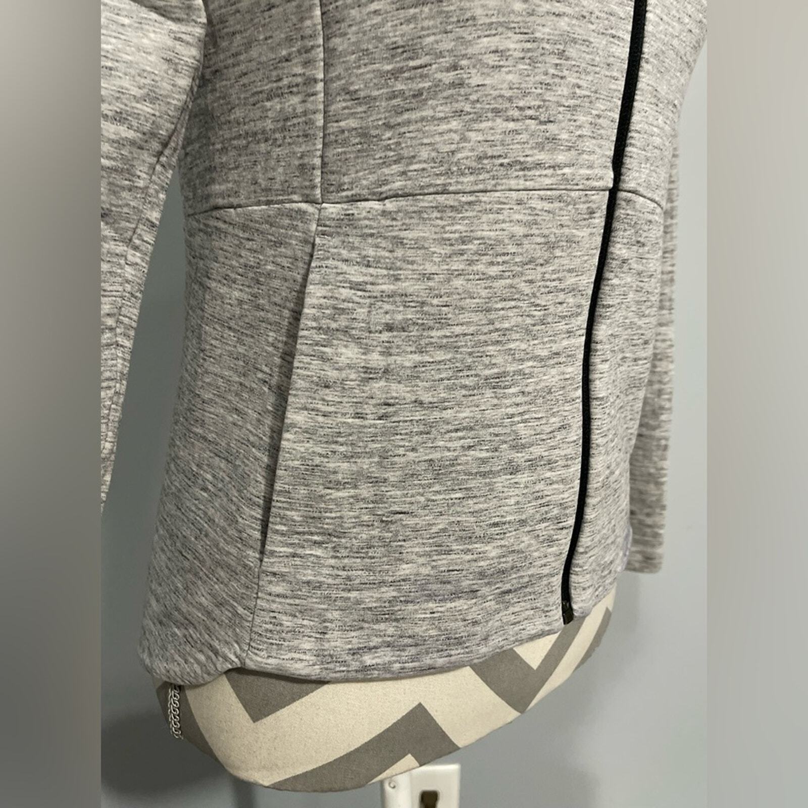 Lululemon Jacket - image 9