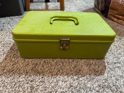 Vintage Wilson Wil-Hold Green Sewing Thread and Bobbin Box w 29 Spools of Thread