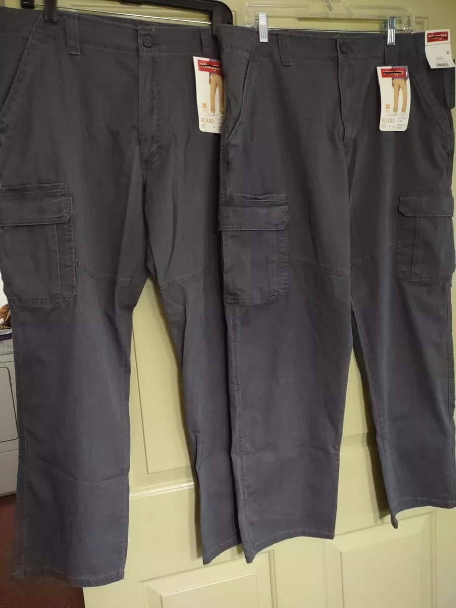 LOT OF 2 NWT Men’s Wrangler Relaxed Fit Flex Cargo Pants Gray 36x30 Epic  Soft