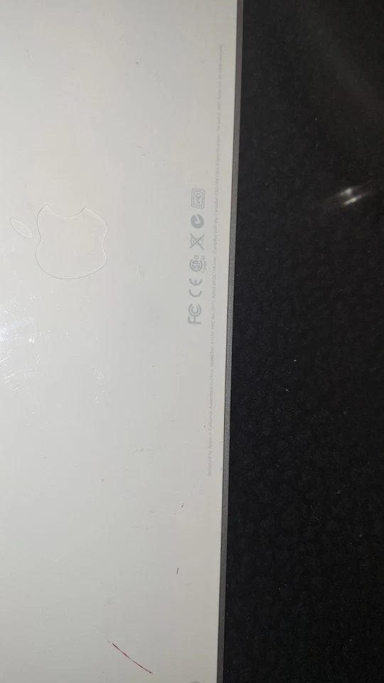 Genuine Apple A1243 Wired Mac Standard USB Keyboard w/ Numeric Keypad Silver - Image 2 of 4