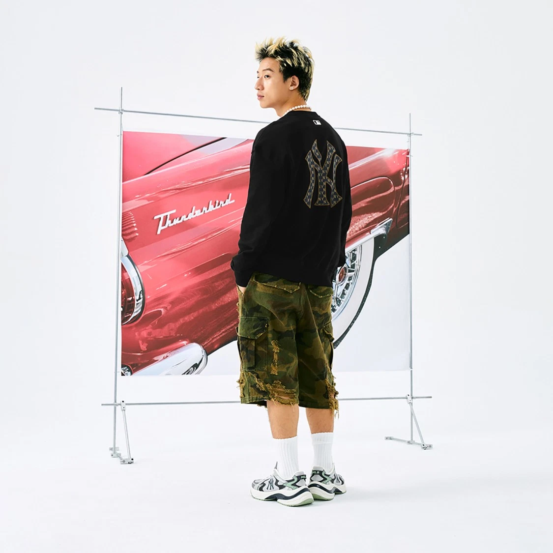 Letter Logo Long Sleeve Loose Fit Sports Sweatshirt Unisex Black