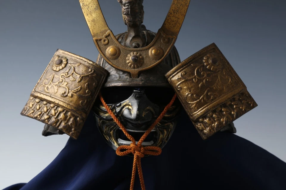 Antiguo Casco Samurai Japonés Hermoso De Colección -Tamaño Mediano- con Máscara Tsushima Foto 3 de 4