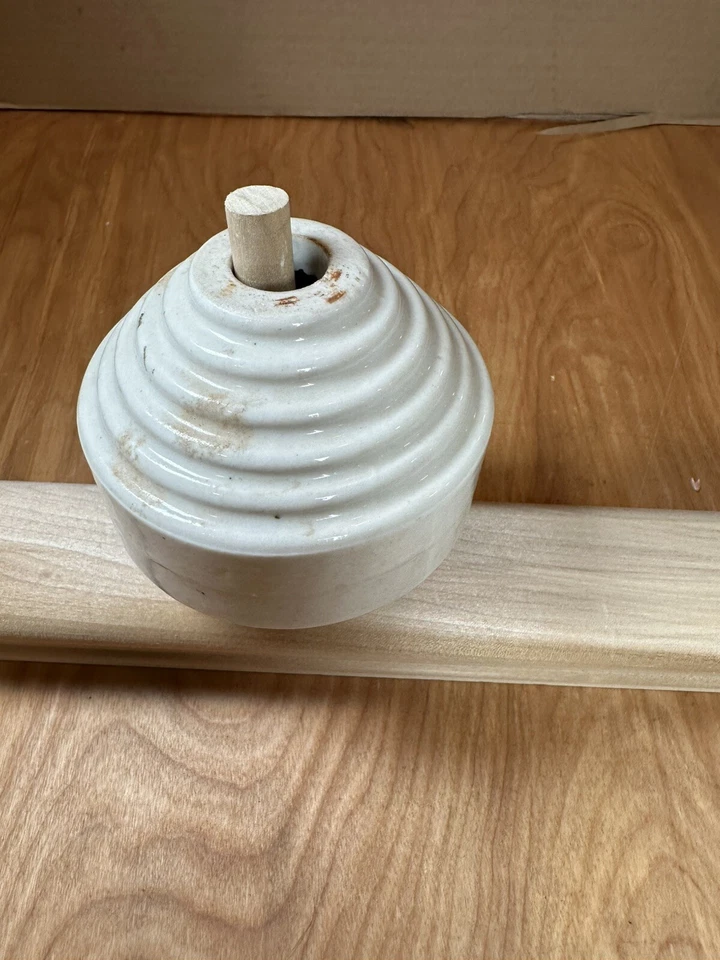 Antigua bola de varilla de iluminación colmena escalera cerámica blanca Foto 4 de 4