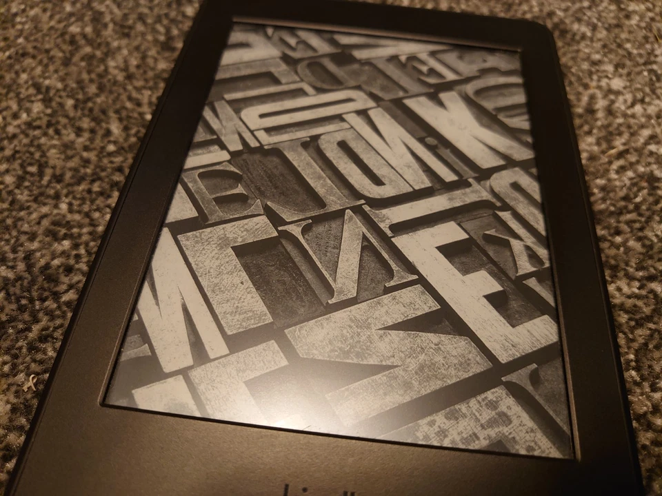 AMAZON KINDLE PAPERWHITE E READER 7TH GEN 6" DISPLAY WIFI 4gb Light & RARE Stand - Image 4 of 4