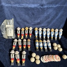 Konvolut 22 Leonhart Tischkicker Figuren – original Kickerfiguren + Bälle