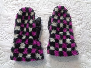 Vintage  RARE  Arctic Cat Fur Mitts-Large-Purple/Black