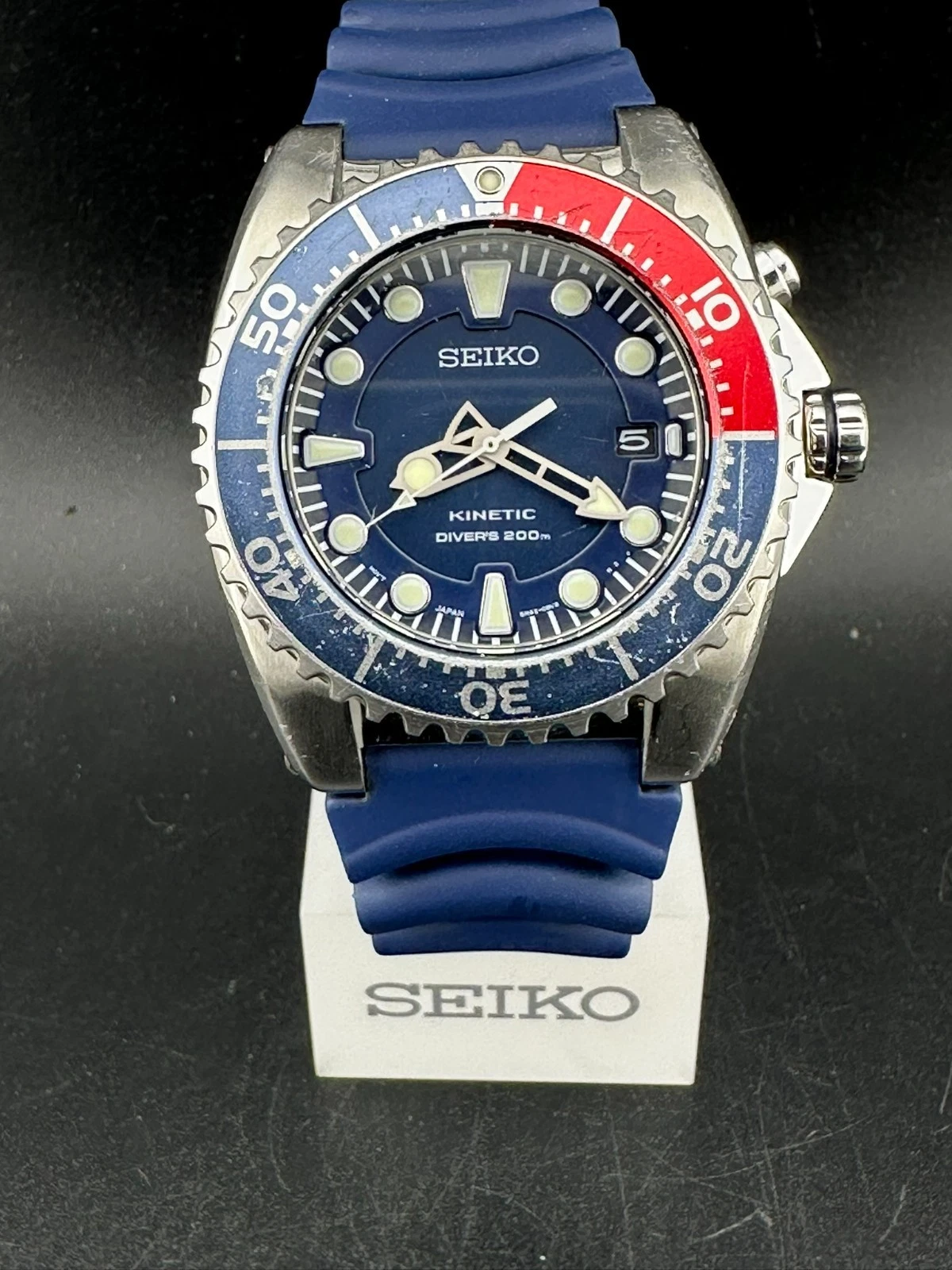 Seiko Kinetic Mens Blue Dial Date  Pepsi Bezel Quartz Dive Watch 42mm 5M62-0BL0