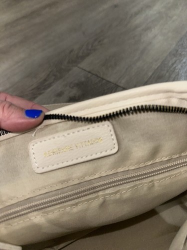 Adrienne Vittadini Ivory BeigeFaux Leather Monogram Shoulder Crossbody Purse - Bild 9 von 12