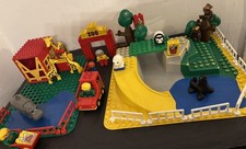 Lego Duplo  zoo 2669 , Vintage , large  Zoo , 2 bases , very near complete 