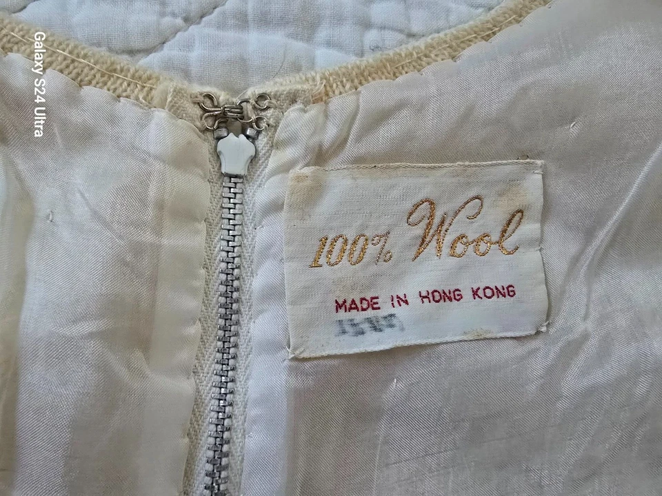 Vintage 100% Wool Top Ivory/Gold Sequins Made In Hong Kong SZ/S - Image 2 of 4