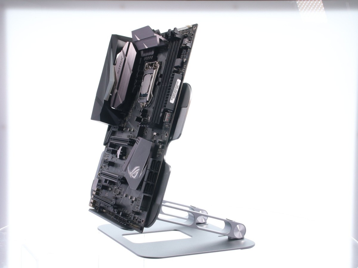 ASUS Strix Z270E Gaming ATX Motherboard + Intel i7 7700K CPU +