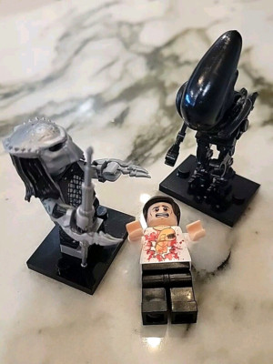 Predator Vs Alien &  THAT GUY , You Get All 3 figurines