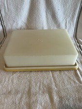 Tupperware Rectangular Cake-Taker Carrier or Cupcakes in Gold, 15x11  VINTAGE 
