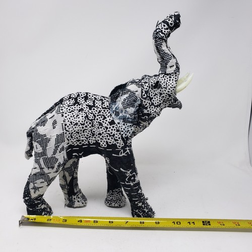 Scultura elefante cartapesta rivestita tessuto Sari nero bianco tronco fino 13 in - Foto 10 di 12