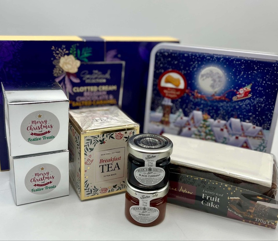 CHRISTMAS TEA COFFEE HAMPER GIFT Box Xmas Food for Couples to Share