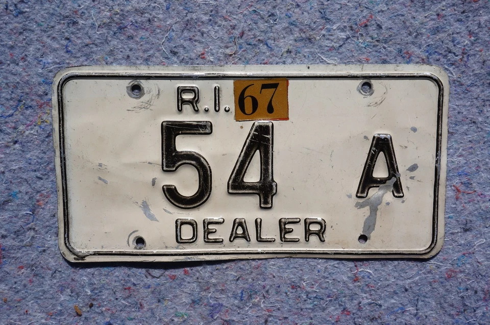 Placa de licença 1967 WESTERLY Rhode Island DEALER - HOXSIE BUICK - - Imagem 2 de 4
