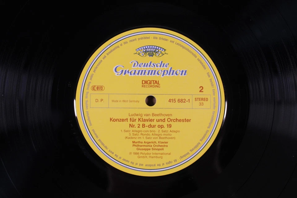 ARGERICH Sinopoli BEETHOVEN Klavierkonzerte Nr. 1&2 DEUTSCHE GRAMMOPHON 415 682 - Bild 4 von 4