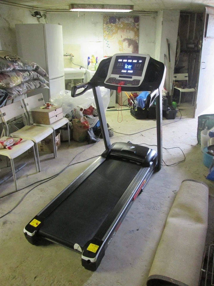 vendo tappetino corsa elettrico , piu' programmi,cardiofrequenz.+ inclinazioni,  - Immagine 2 di 4