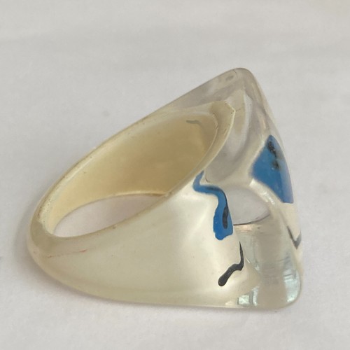 Vintage Lucite Acrylic Ring Size 8 Retro Abstract Hand Painted White Blue Black - Picture 8 of 12