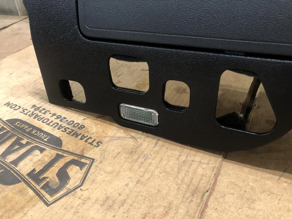 2019 AUDI A5 Glove Box  - Image 2 of 4