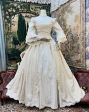 Vintage Off the Shoulder Wedding Dresses Long Sleeves Lace Up Bridal Gowns