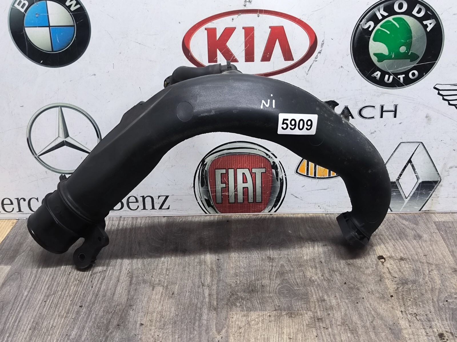 2013 Nissan Qashqai DCI 110 1.5D RHD Turbo Air Intake Pipe Duct 8200646723
