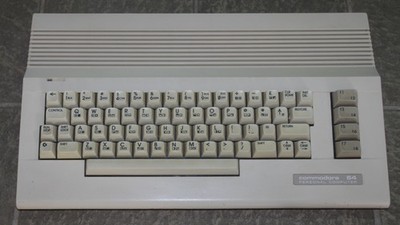 COMMODORE C64 C / C64-II - funktionsgeprüft - schöner Zustand