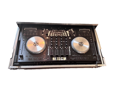 Numark NS6 4 Channel DJ Controller  +  Odyssey Case  - Pre owned